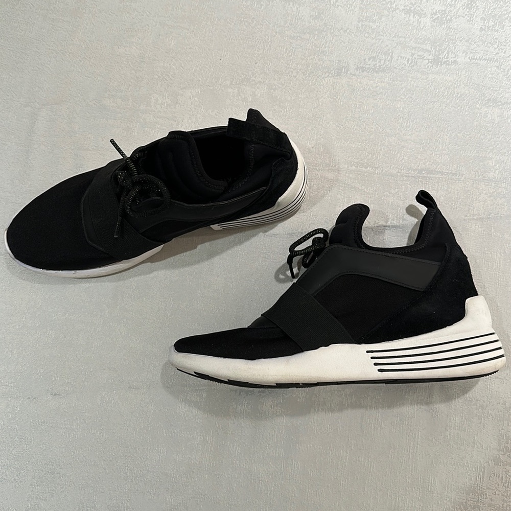 Kendall & Kylie sneakers
